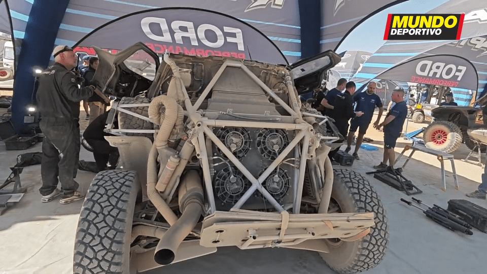 The engine was completely exposed